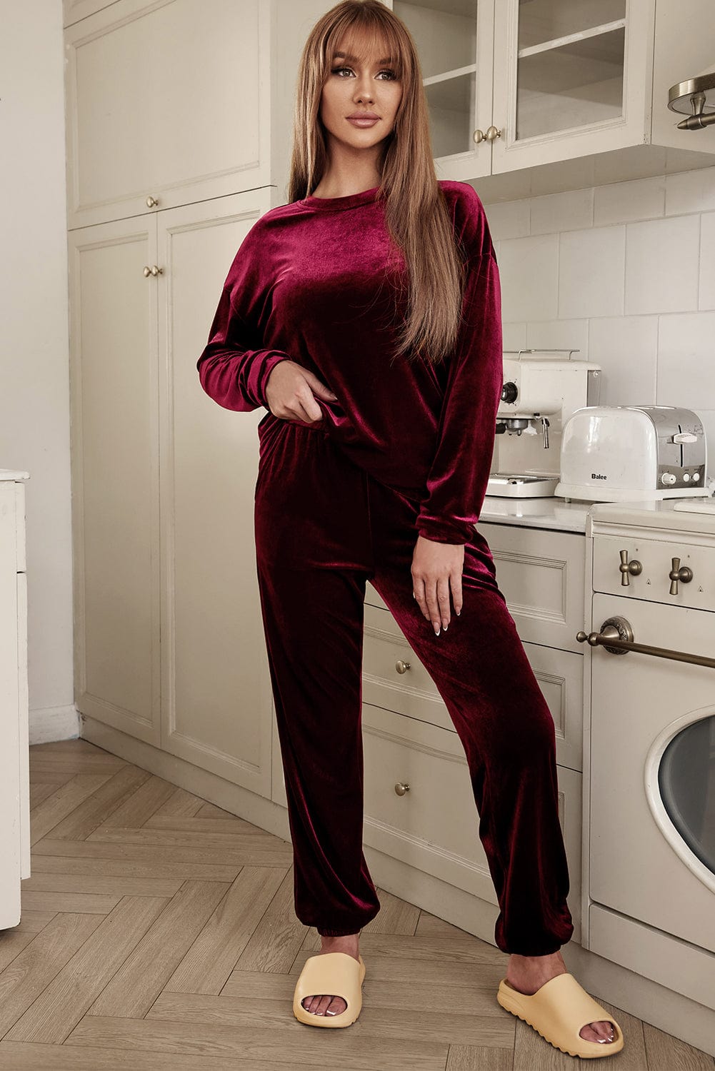 Red Solid Velvet Round Neck Top & Drawstring Pants Longe Set